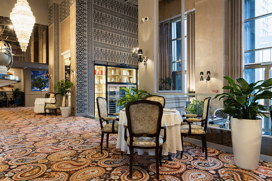 Основной зал